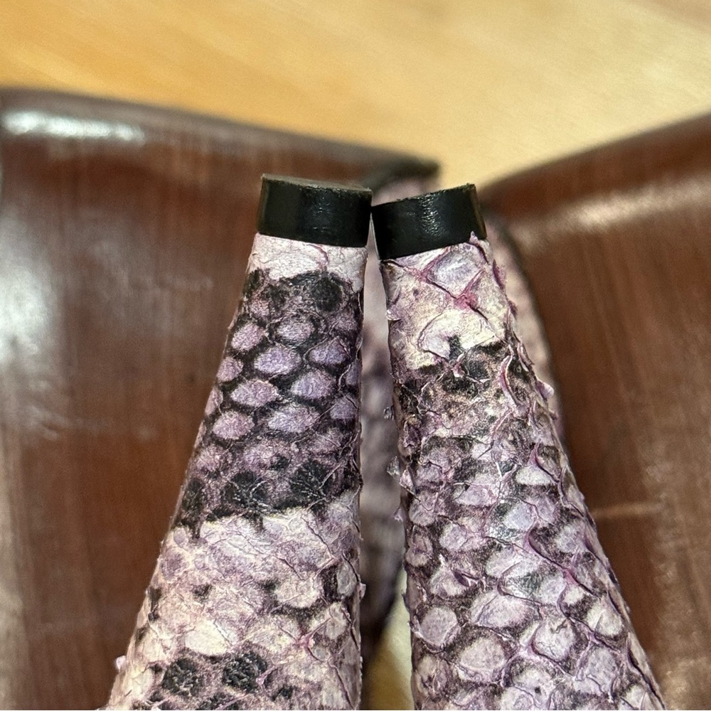Stuart Weitzman Snakeskin Print Heels Purple‎ Round Toe Platform Size 8.5 - Picture 11 of 14